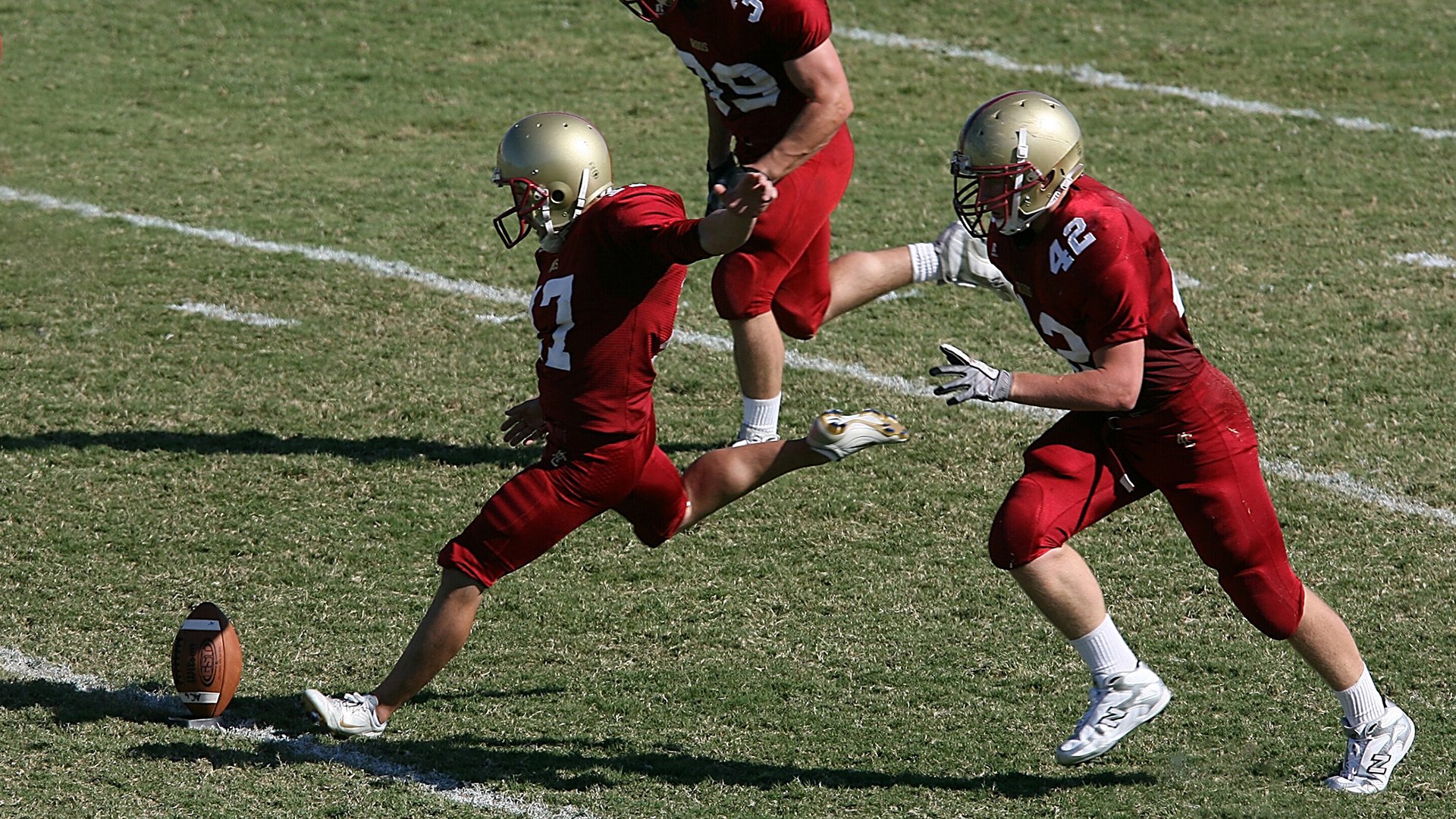“胡利安·门德斯的无畏精神和出色球技，帮助阿根廷美洲狮队崛起”