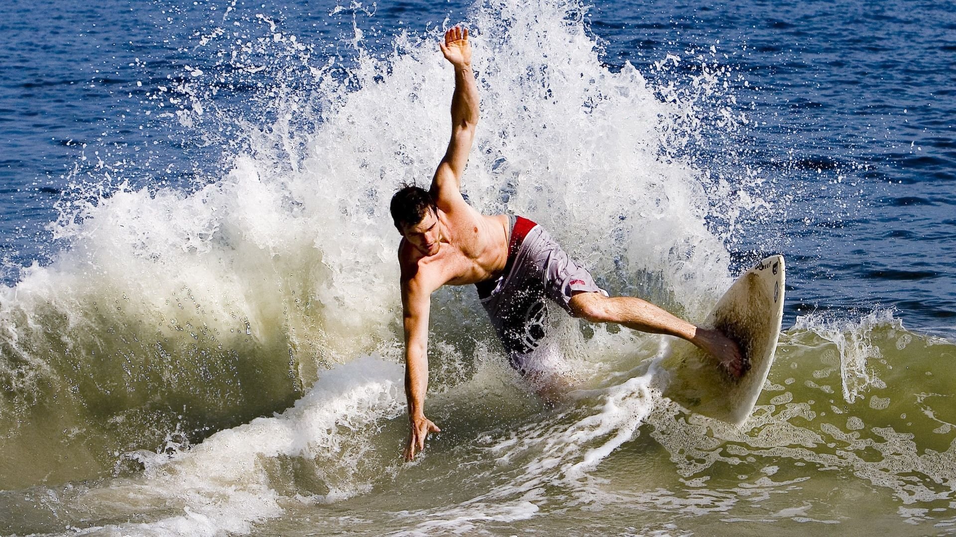 爱游戏体育（AYX）官方APP下载-“胡利安·门德斯的无畏精神和出色球技，帮助阿根廷美洲狮队崛起”